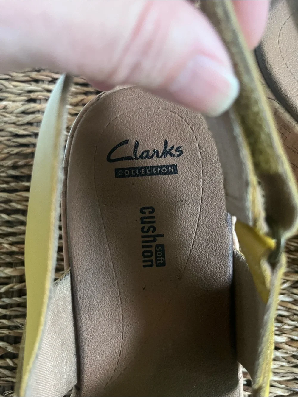 🌼 Women’s Clark’s Stasha Hale Yellow Cork Wedge 8.5 Wide